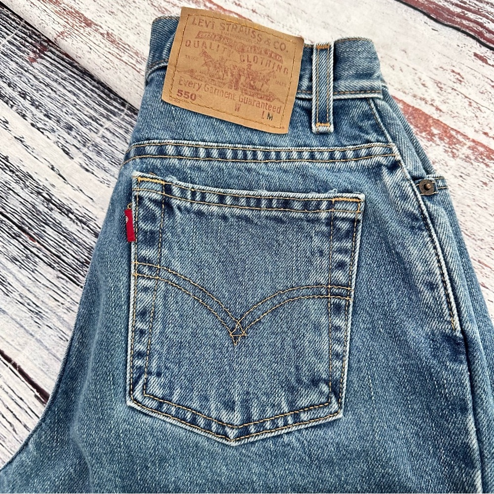 Vintage 90’s Levi’s 550 Relaxed Fit Tapered Leg High Rise Jeans - Picture 3 of 11